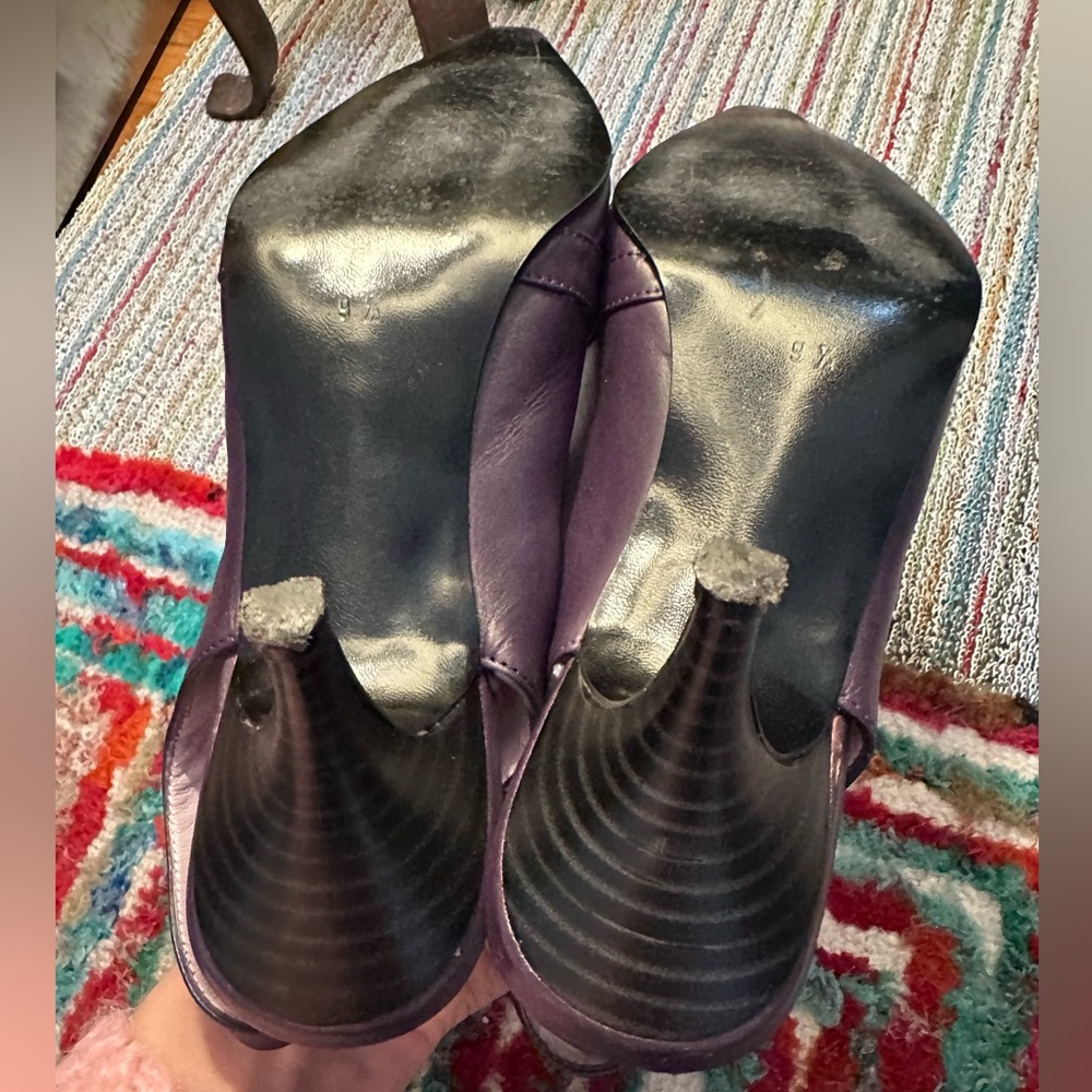 Fluevog VINTAGE EXCELLENT purple pointy slingback heel w/ cutouts & buckle - 9.5 - Picture 15 of 16